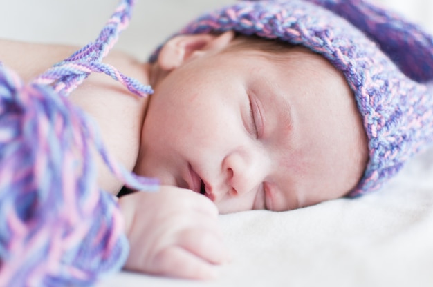 Foto portret van schattige kleine baby rustig slapen