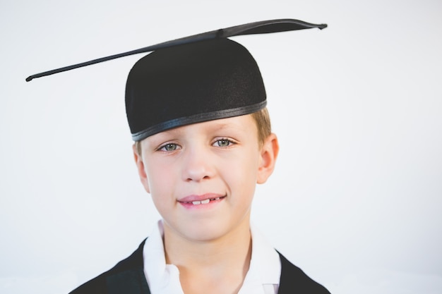 Portret van schoolkind die gediplomeerd beweren te zijn