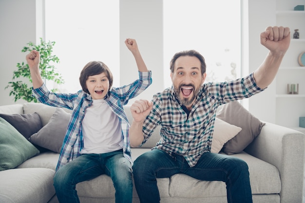 Portret van vader en zoon samen tijd doorbrengen