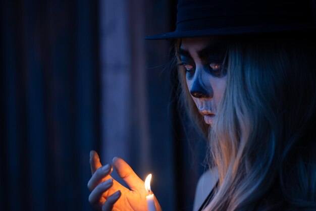 Portret van vrouw make-up spookgezichtMexico City's Day of the Dead-parade op zondag eerde de doden bij twee recente aardbevingen Thailand mensen Steek een kaars aan om de mensen te herdenken