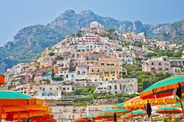 포지타노(Positano)는 이탈리아 캄파니아의 아말피 해안(Costiera Amalfitana)에 있는 마을이자 코무네입니다.