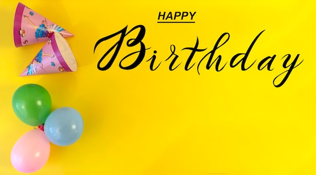 Foto cartolina internet banner piatto con un saluto di compleanno con l'iscrizione buon compleanno