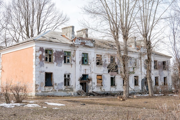 Послевоенный пейзаж Разрушенное здание Военные руины Разрушенный город после бомбежки Мертвый город Разбомбленные здания Обломки зданий Военные разрушения