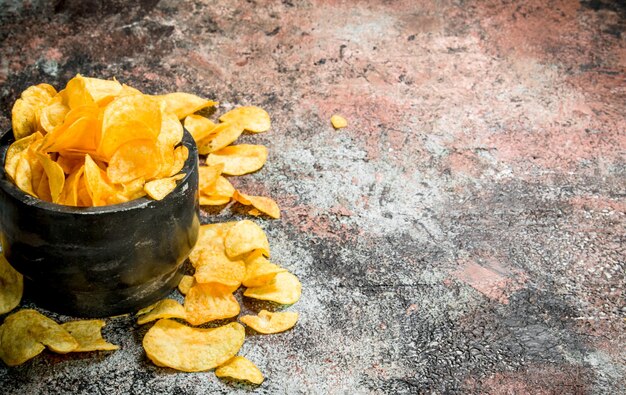 Photo potato chips in the bowl