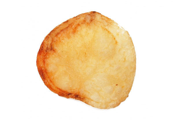 Картофельные чипсы, изолированные на белом
