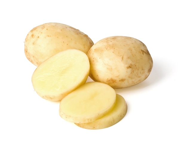 Patate isolate su sfondo bianco con tracciato di ritaglio