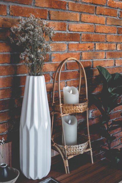 Photo potted plant on table against wall