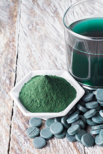 Powder tablets and infusion of spirulina