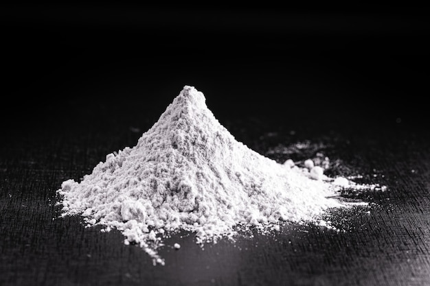 Photo powdered calcite, industrial mass, used in fiberglass, plastic mass, agribusiness, civil construction and cosmetics.