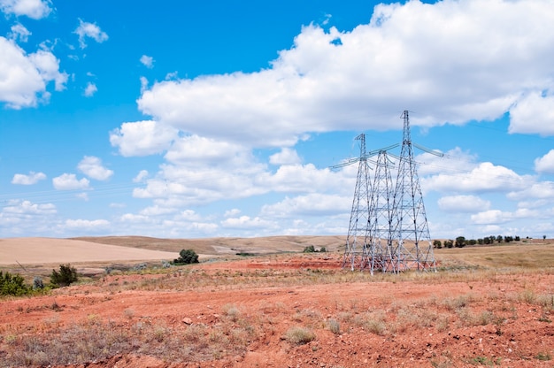 Power transmission supports in the desert