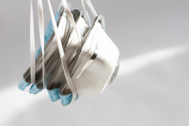 Photo a ppe mask respirators on a white background