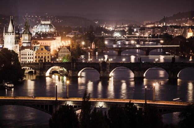 Praag bij nacht