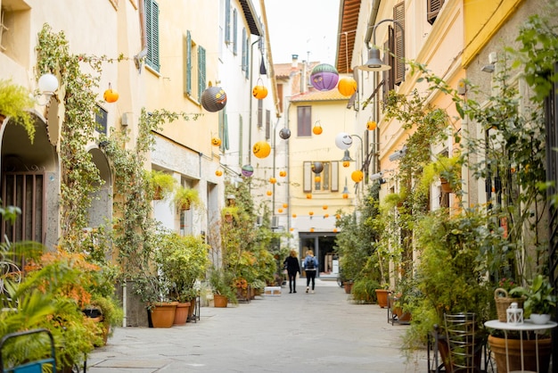 Prachtig aangelegde smalle straat in Grosseto