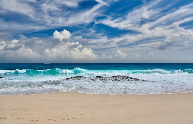 Prachtig Anse Bazarca-strand op de Seychellen