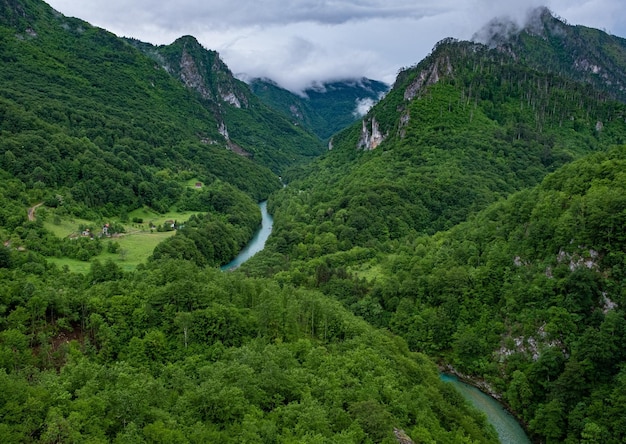 Prachtig berglandschap avontuurlijke reizen bestemming natuurlijke hemel schoonheid