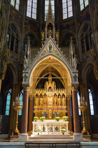 Prachtig hoofdaltaar in Votivkirche