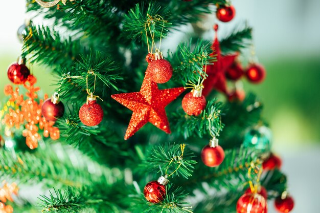 Prachtig Kerst Versierde bokeh achtergrond Interieur Met Een Kerstboom