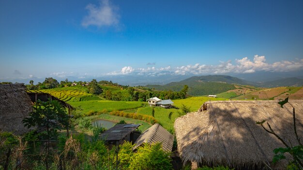 Prachtig landschap. Padiegebieden bij het dorp van Pa Pong Pieng, Mae Chaem, Chiang Mai, Thailand.