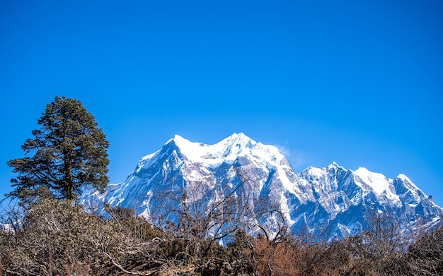 Prachtig landschapsbeeld van Mount Shringi-bereik in Gorkha, Nepal.