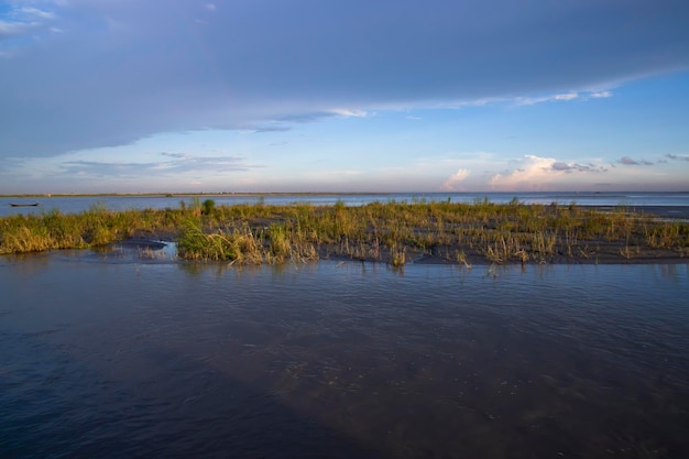 Prachtig landschapsmening van Padma-rivier in Bangladesh