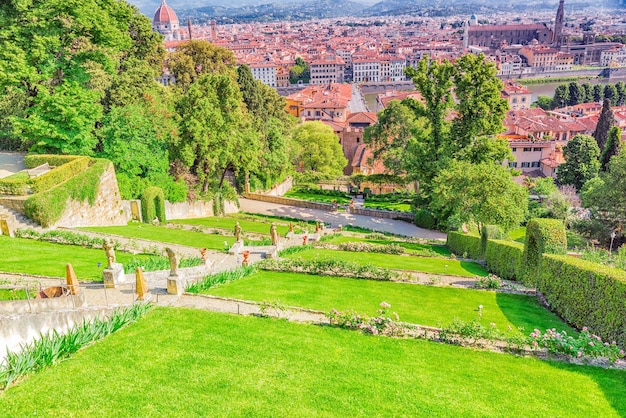 Prachtig landschapspanorama op historisch uitzicht Tuinen van Bardini Giardino Bardini en Boboli-tuinen Giardino di Boboli Italië