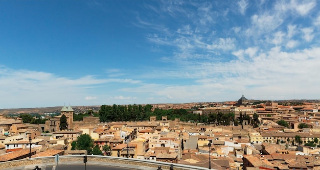 Prachtig panorama van de oude stad toledo