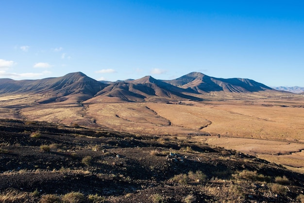 prachtig panoramisch uitzicht op de bergen van La Oliva, ten noorden van Fuerteventura