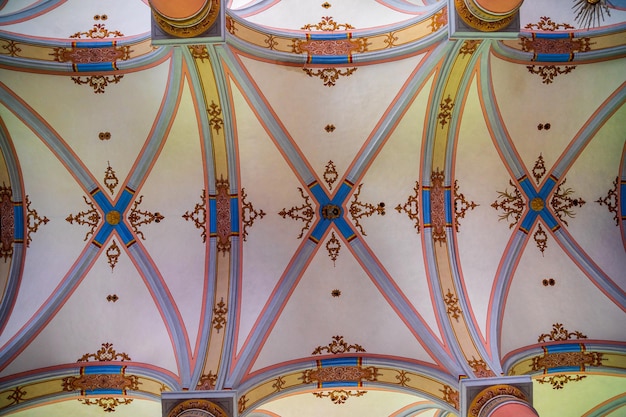 prachtig plafond van de Sint-Jozefkerk in Beilstein