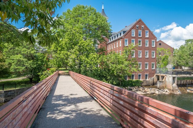 Foto prachtig uitzicht op de belknap mill society, museum in laconia, new hampshire