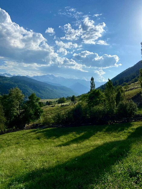 Prachtig uitzicht op de bergvallei.