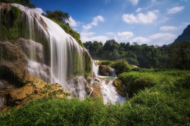 Prachtig uitzicht op de Detian-watervallen in de provincie Guangxi, China