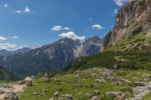 Prachtig uitzicht op de Italiaanse Dolomieten vanaf de Sassongher-berg