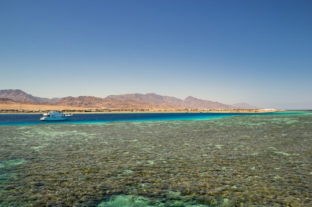 Prachtig uitzicht op de rode zee in Sharm-El-Sheikh