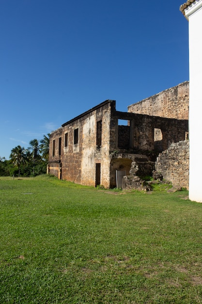 prachtig uitzicht op de ruïnes van het kasteel van garcia davila in Bahia