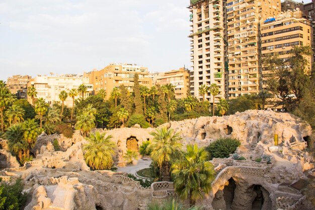 Foto prachtig uitzicht op het gabalaya-park van het eiland zamalek in caïro, egypte