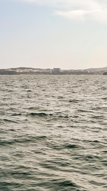 prachtig uitzicht op zee met golven