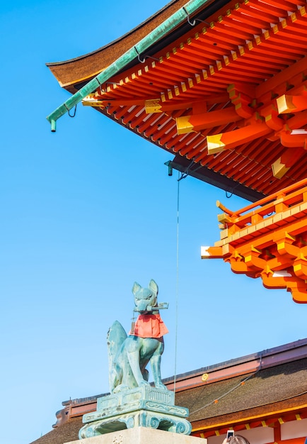 Prachtige architectuur fushimiinari taisha shrinetemple in kyoto