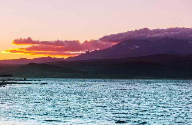 Prachtige berglandschappen in Patagonië. Bergenmeer in Argentinië, Zuid-Amerika.