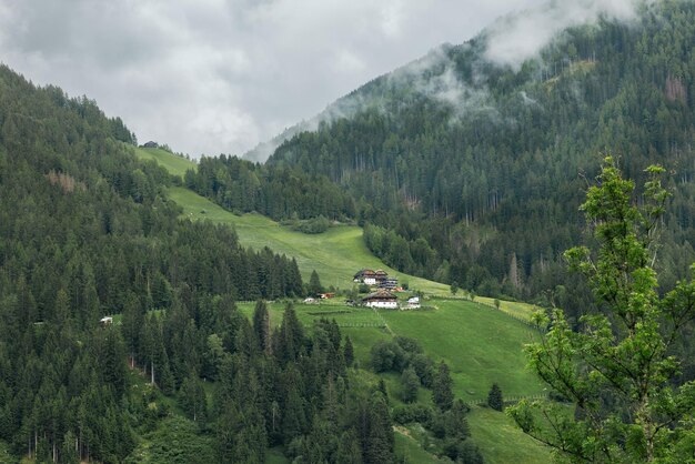 prachtige landelijke landschappen in de Dolomieten