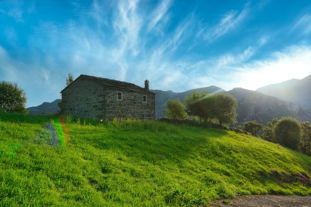 prachtige landschappen in de pasiegos valleien cantabrië