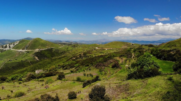 Prachtige natuur albanië natuurlijke landschap luchtfoto beelden van albanese mountans