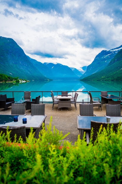 Prachtige natuur Noorwegen natuurlijke landschap. Café op de achtergrond van de natuur