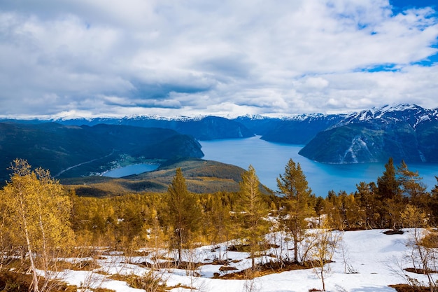 Prachtige natuur Noorwegen natuurlijke landschap.
