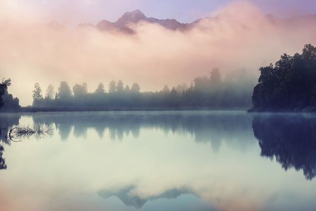 Prachtige natuurlijke landschappen - Mt Cook reflectie in Lake Matheson, South Island, Nieuw-Zeeland