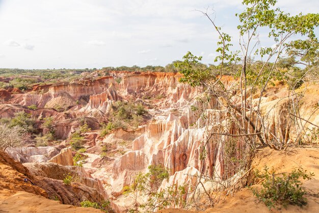 Prachtige oranje kleuren bij zonsondergang in Marafa Canyon - zei ook The Hell's Kitchen. Malindi-regio, Kenia