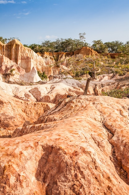 Prachtige oranje kleuren bij zonsondergang in Marafa Canyon - zei ook The Hell's Kitchen. Malindi-regio, Kenia