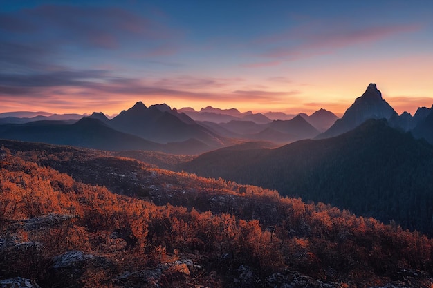 Prachtige oude bergen bij zonsopgang in het ochtendzonlicht en in de mist