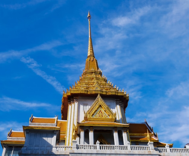 prachtige pagode van Wat Traimit Bangkok