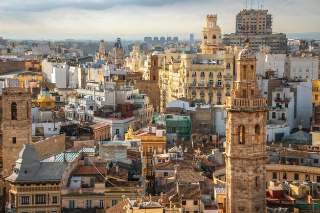 Prachtige spaanse stad valencia foto's van het historische centrum