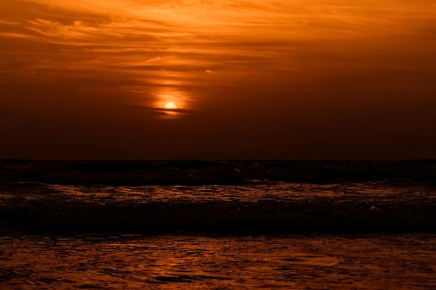 Prachtige zonsondergang in het donker op Indian Beach